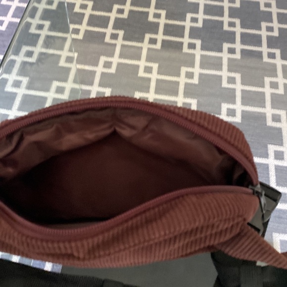 Justin Beiber Tim Hortons Fanny pack - Picture 3 of 3